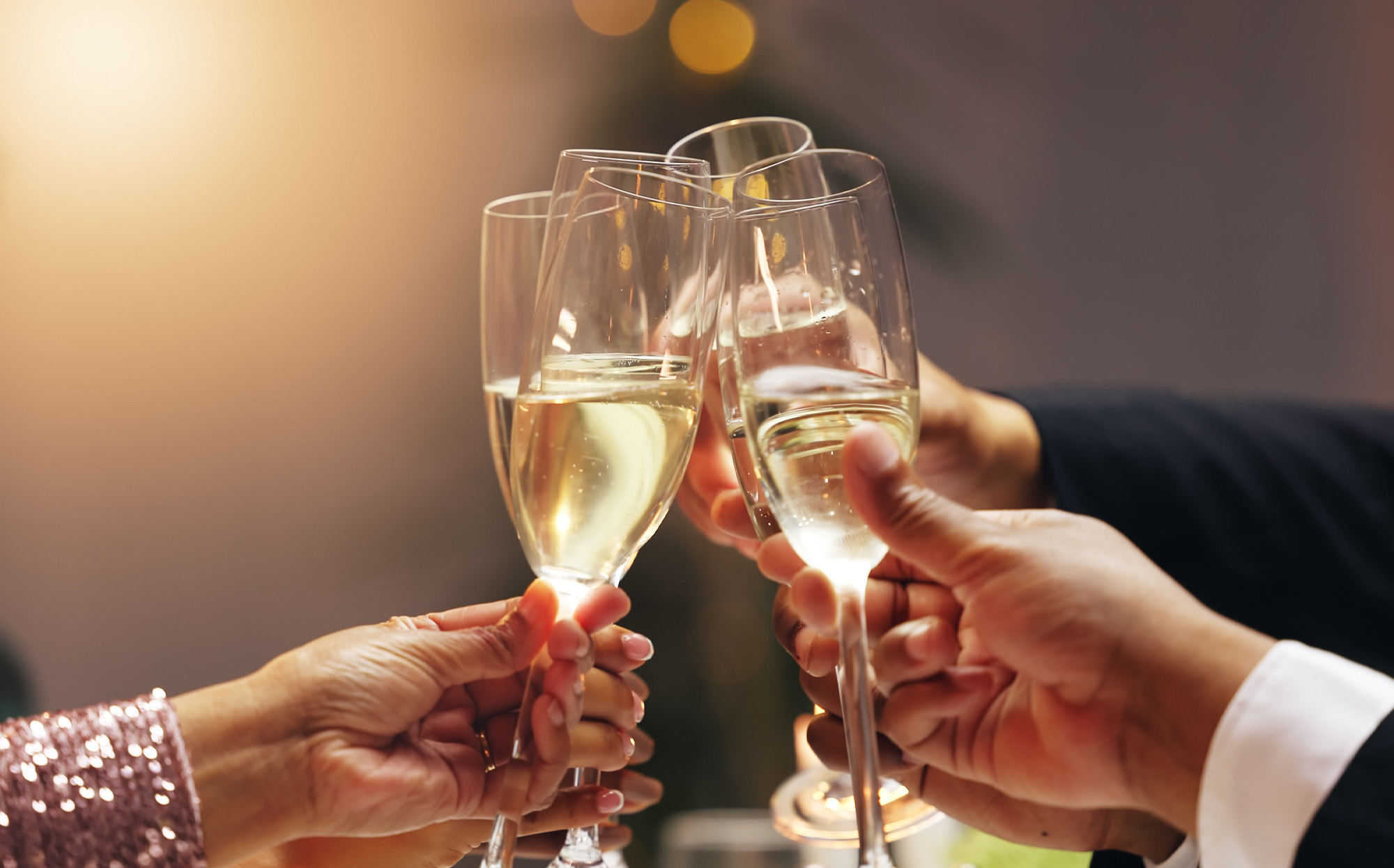 KÖPÜKLÜ ŞARAP VE ŞAMPANYA